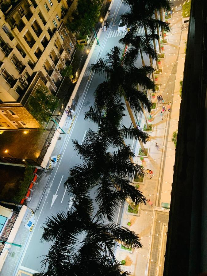 Two Palm Tree Villas Condominium - Studio 8Th Fl With Balcony - Across Terminal 3 Airport 帕赛 外观 照片