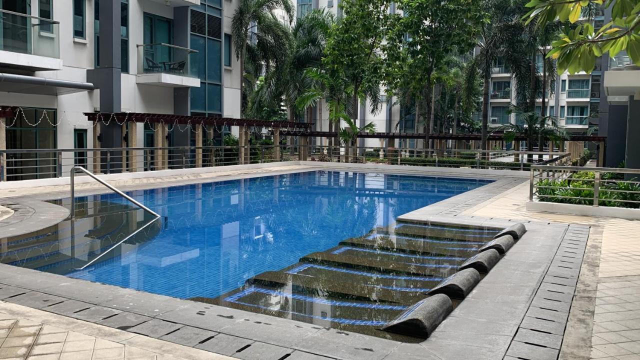 Two Palm Tree Villas Condominium - Studio 8Th Fl With Balcony - Across Terminal 3 Airport 帕赛 外观 照片