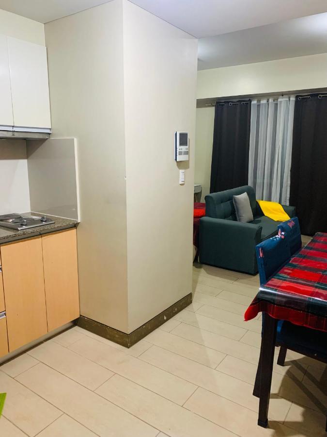 Two Palm Tree Villas Condominium - Studio 8Th Fl With Balcony - Across Terminal 3 Airport 帕赛 外观 照片