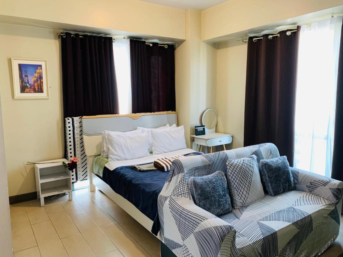 Two Palm Tree Villas Condominium - Studio 8Th Fl With Balcony - Across Terminal 3 Airport 帕赛 外观 照片