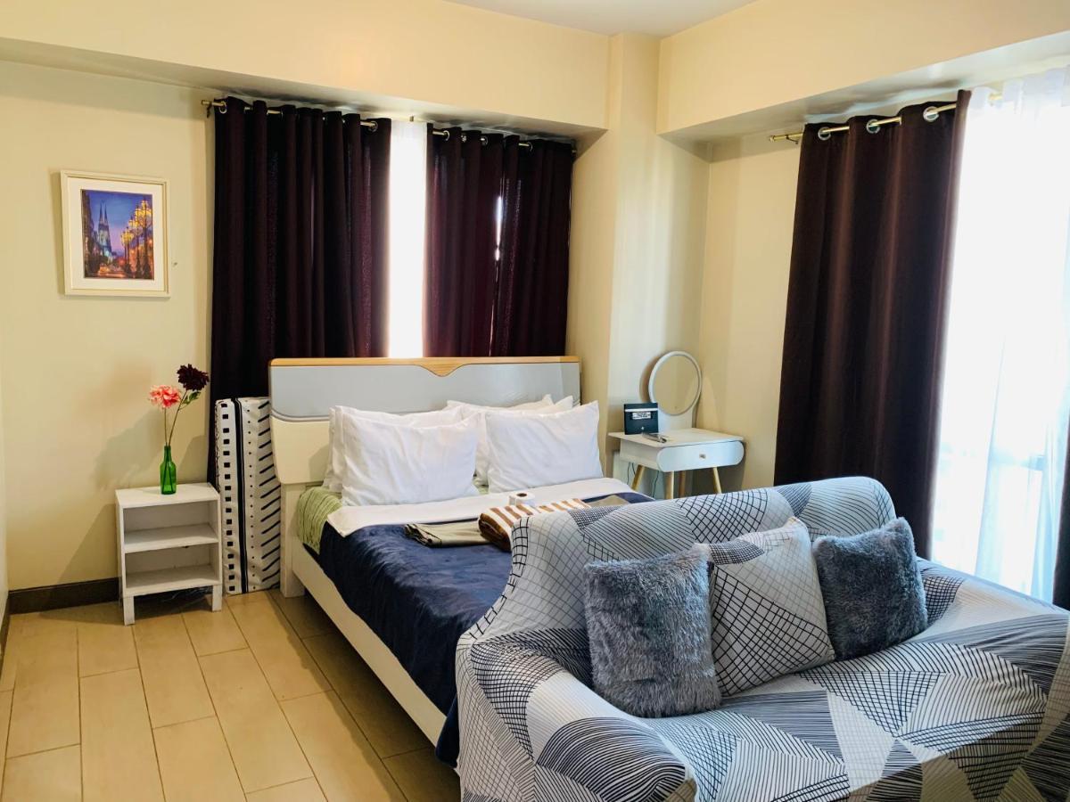 Two Palm Tree Villas Condominium - Studio 8Th Fl With Balcony - Across Terminal 3 Airport 帕赛 外观 照片