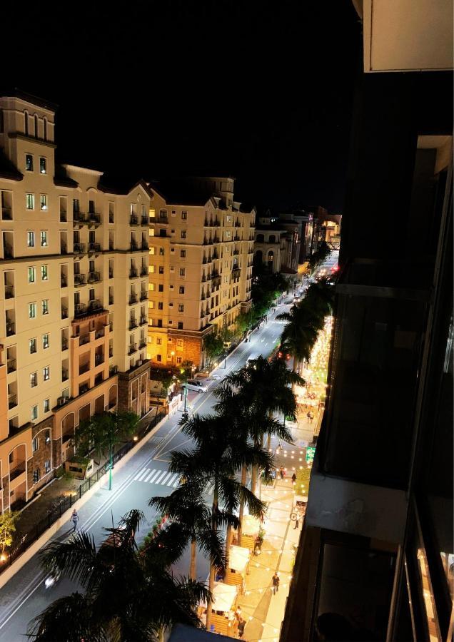 Two Palm Tree Villas Condominium - Studio 8Th Fl With Balcony - Across Terminal 3 Airport 帕赛 外观 照片