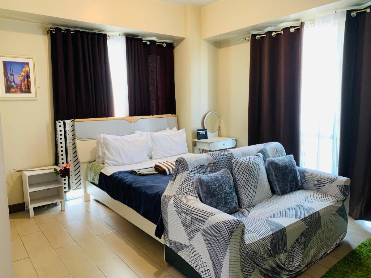Two Palm Tree Villas Condominium - Studio 8Th Fl With Balcony - Across Terminal 3 Airport 帕赛 外观 照片