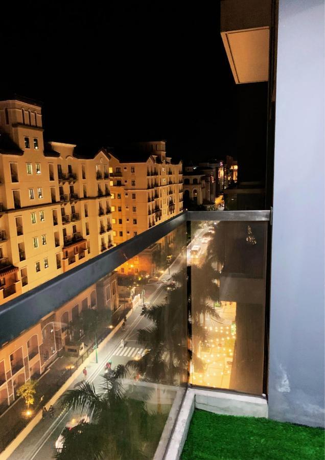 Two Palm Tree Villas Condominium - Studio 8Th Fl With Balcony - Across Terminal 3 Airport 帕赛 外观 照片