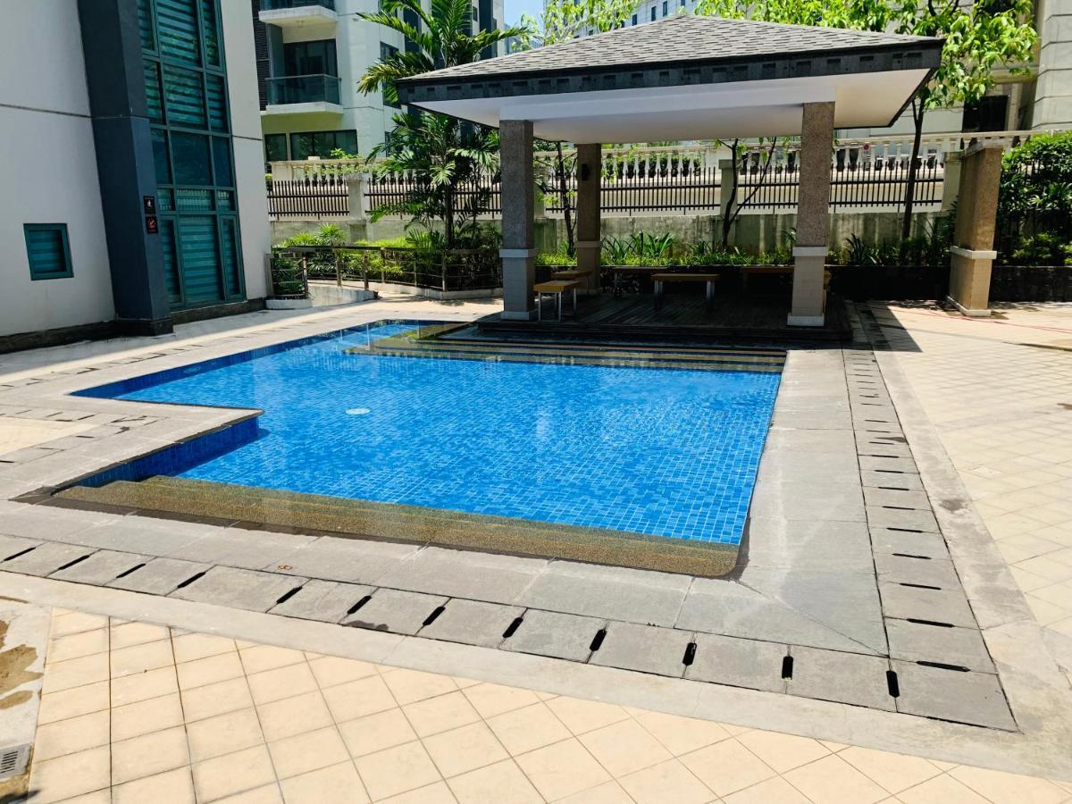 Two Palm Tree Villas Condominium - Studio 8Th Fl With Balcony - Across Terminal 3 Airport 帕赛 外观 照片